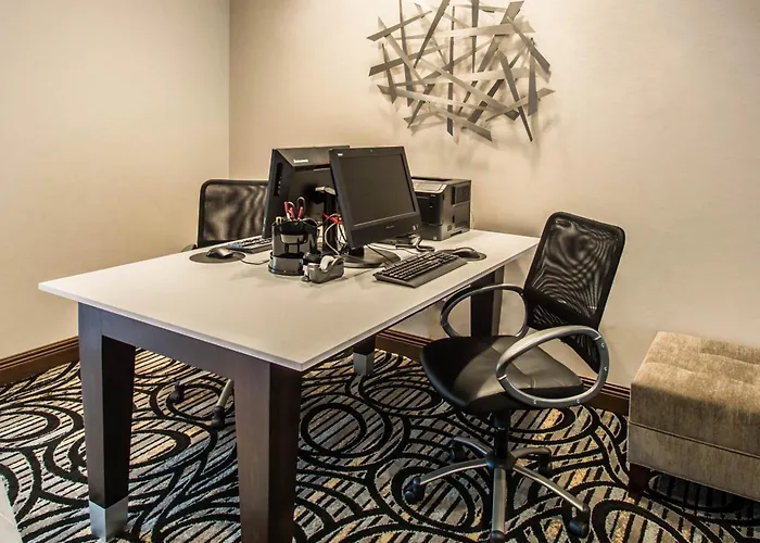 Comfort Suites Fort Lauderdale Airport South & Cruise Port
